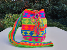Load image into Gallery viewer, Authentic Handmade Bags Mochilas Wayuu Arcoiris COLLECTION MEDIANA Los Laureles