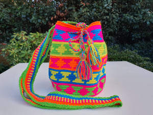 Authentic Handmade Bags Mochilas Wayuu Arcoiris COLLECTION MEDIANA Los Laureles