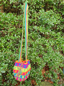 Authentic Handmade Bags Mochilas Wayuu Arcoiris COLLECTION MEDIANA Los Laureles
