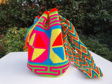 Load image into Gallery viewer, Mochila Wayuu Authentic Handmade Mochila Wayuu - ARCOIRIS COLLECTION -Las Américas