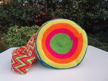 Load image into Gallery viewer, Mochila Wayuu Authentic Handmade Mochila Wayuu - ARCOIRIS COLLECTION -Loma Fresca