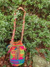 Load image into Gallery viewer, Mochila Wayuu Authentic Handmade Mochila Wayuu - ARCOIRIS COLLECTION -Loma Fresca