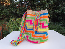 Load image into Gallery viewer, Mochila Wayuu Authentic Handmade Mochila Wayuu - ARCOIRIS COLLECTION - Guamal