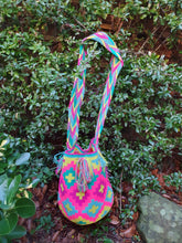 Load image into Gallery viewer, Mochila Wayuu Authentic Handmade Mochila Wayuu - ARCOIRIS COLLECTION - Pedraza