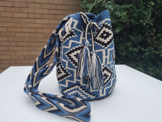 Authentic Handmade Bags Mochilas Wayuu COLLECTION MEDIANA Viva Colombia Cordoba