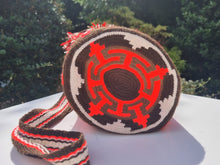 Load image into Gallery viewer, Authentic Handmade Bags Mochilas Wayuu COLLECTION MEDIANA Viva Colombia Café Summer 26