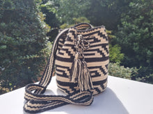 Load image into Gallery viewer, Authentic Handmade Bags Mochilas Wayuu COLLECTION MEDIANA Viva Colombia Black and Cream Summer 26