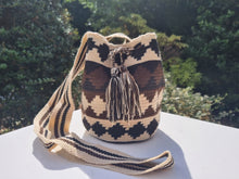 Load image into Gallery viewer, Authentic Handmade Bags Mochilas Wayuu COLLECTION MEDIANA Viva Colombia Rombos Summer 26