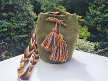 Load image into Gallery viewer, Authentic Handmade Bags Mochilas Wayuu COLLECTION MEDIANA Viva Colombia Color Vivo Summer 26