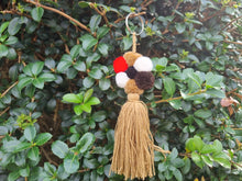 Load image into Gallery viewer, Handmade Wayuu Keyrings Colombia Carnaval V