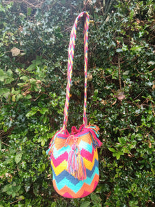 Mochila Wayuu 100% Authentic Handmade Beautiful, Unique and Practical Bags - GUALMATÁN