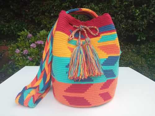 Mochila Wayuu 100% Authentic Handmade Beautiful, Unique and Practical Bags -LA LAGUNA