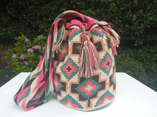 Mochila Wayuu 100% Authentic Handmade Beautiful, Unique and Practical Bags - EL ENCANO