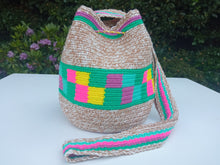 Load image into Gallery viewer, Authentic Handmade Mochilas Wayuu Bags - Small Cota