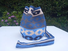 Load image into Gallery viewer, Authentic Handmade Mochilas Wayuu Bags - Small Bonita