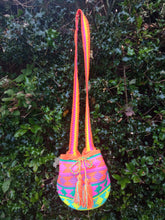 Load image into Gallery viewer, Authentic Handmade Mochilas Wayuu Bags - Small Guatavita