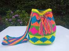 Load image into Gallery viewer, Authentic Handmade Mochilas Wayuu Bags - Small Rancheria