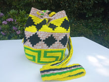 Load image into Gallery viewer, Authentic Handmade Mochilas Wayuu Bags - Small Candela