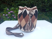 Load image into Gallery viewer, Authentic Handmade Mochilas Wayuu Bags - Small Barbosa