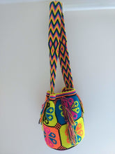 Load image into Gallery viewer, Authentic Bags Mochilas Wayuu - Carnaval Cinco