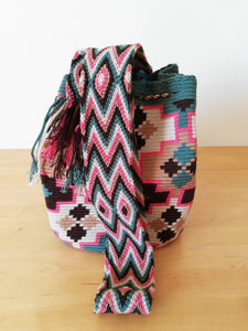 Authentic Handmade Mochilas Wayuu Bags - Montserrate 5