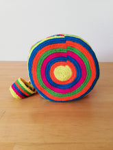 Load image into Gallery viewer, Authentic Handmade Mochilas Wayuu Bags - Medium Uno