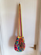 Load image into Gallery viewer, Authentic Handmade Mochilas Wayuu Bags - Medium Uno