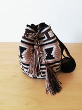 Load image into Gallery viewer, Authentic Handmade Mochilas Wayuu Bags - Small 1