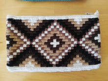 Load image into Gallery viewer, Unique &amp; Authentic Purses Wayuu - Medium 27