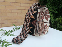 Load image into Gallery viewer, Authentic Handmade Mochilas Wayuu Bags - Bogota 2