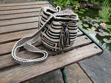 Load image into Gallery viewer, Authentic Handmade Mochilas Wayuu Bags - Small Lines 5