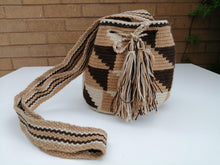 Load image into Gallery viewer, Authentic Handmade Mochilas Wayuu Bags - Small Pereira