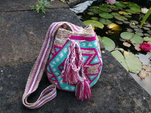 Authentic Handmade Mochilas Wayuu Bags - Mediana Soacha