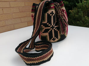 Authentic Handmade Mochilas Wayuu Bags - Mediana Madrid