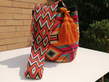 Load image into Gallery viewer, Cross-body Handmade Bags Mochilas Wayuu Collection Caribe - Arena