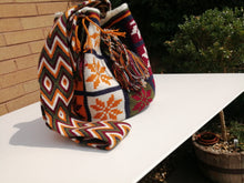 Load image into Gallery viewer, Handmade Cross-body Bags Mochilas Wayuu Collection Andes - Chía