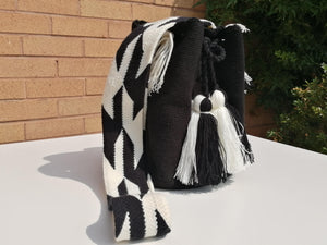 Original Handmade Bags Mochilas Wayuu  Collection Bahía - Negra