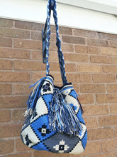 Load image into Gallery viewer, Handmade Cross-body Bags Mochilas Wayuu Collection Oceano Azul - Mar Cielo