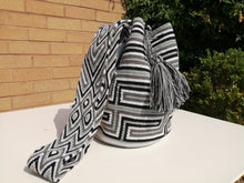 Load image into Gallery viewer, Handmade Cross-body Bags Mochilas Wayuu Collection Natural - Valle
