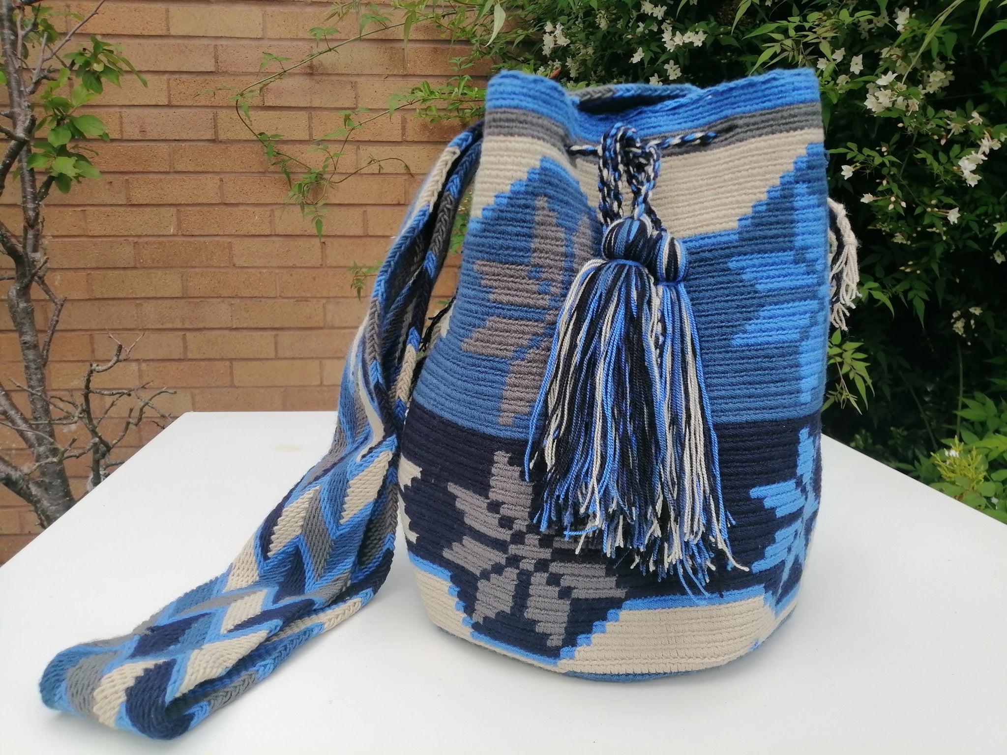 Cielo overlap sling bag. ❤️ #jutebag #handmade #giftideas #localartisans |  Instagram