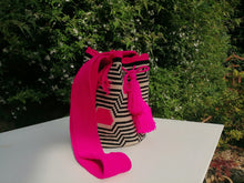 Load image into Gallery viewer, Authentic Handmade Mochilas Wayuu Bags - Rosa Tres