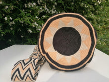 Load image into Gallery viewer, Authentic Handmade Mochilas Wayuu Bags - Guajira Siete