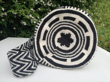 Load image into Gallery viewer, Unique Handmade Mochilas Wayuu Bags - Riohacha Siete
