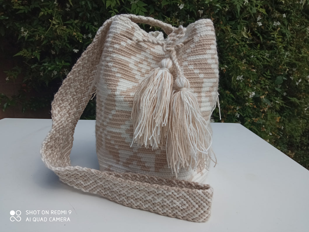 Authentic Handmade Bags Mochilas Wayuu CARNAVAL COLLECTION MEDIANA Guarerpa